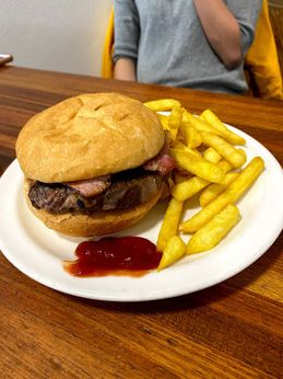 Kermond's hamburger and steak roll